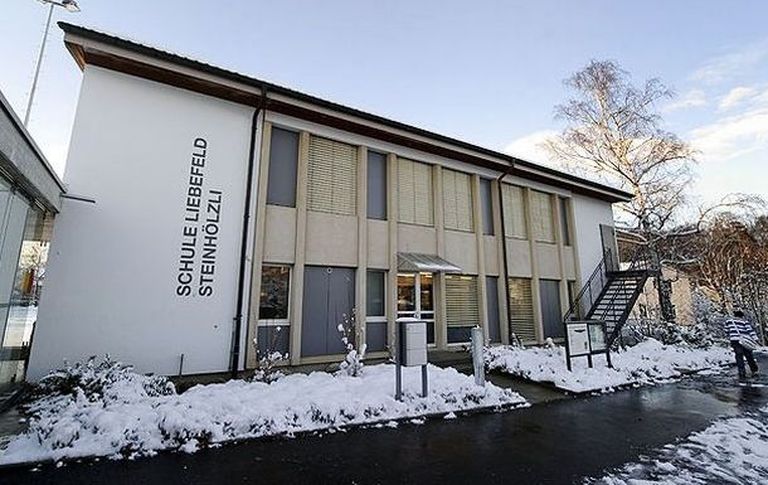 Šveitsis Könizis asuv Liebefeld Steinhölzli rahvusvaheline kool