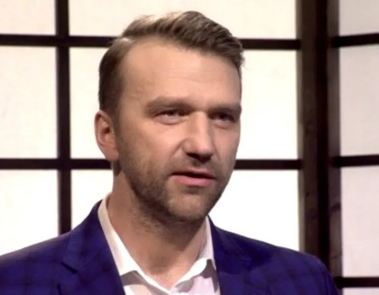 Hannes Hermaküla tegi julge eksperimendi. Kuidas seelik selle mehise mehe selga passib? Lähemalt saab kõike näha ja kuulda saates «Ringvaade suvel»