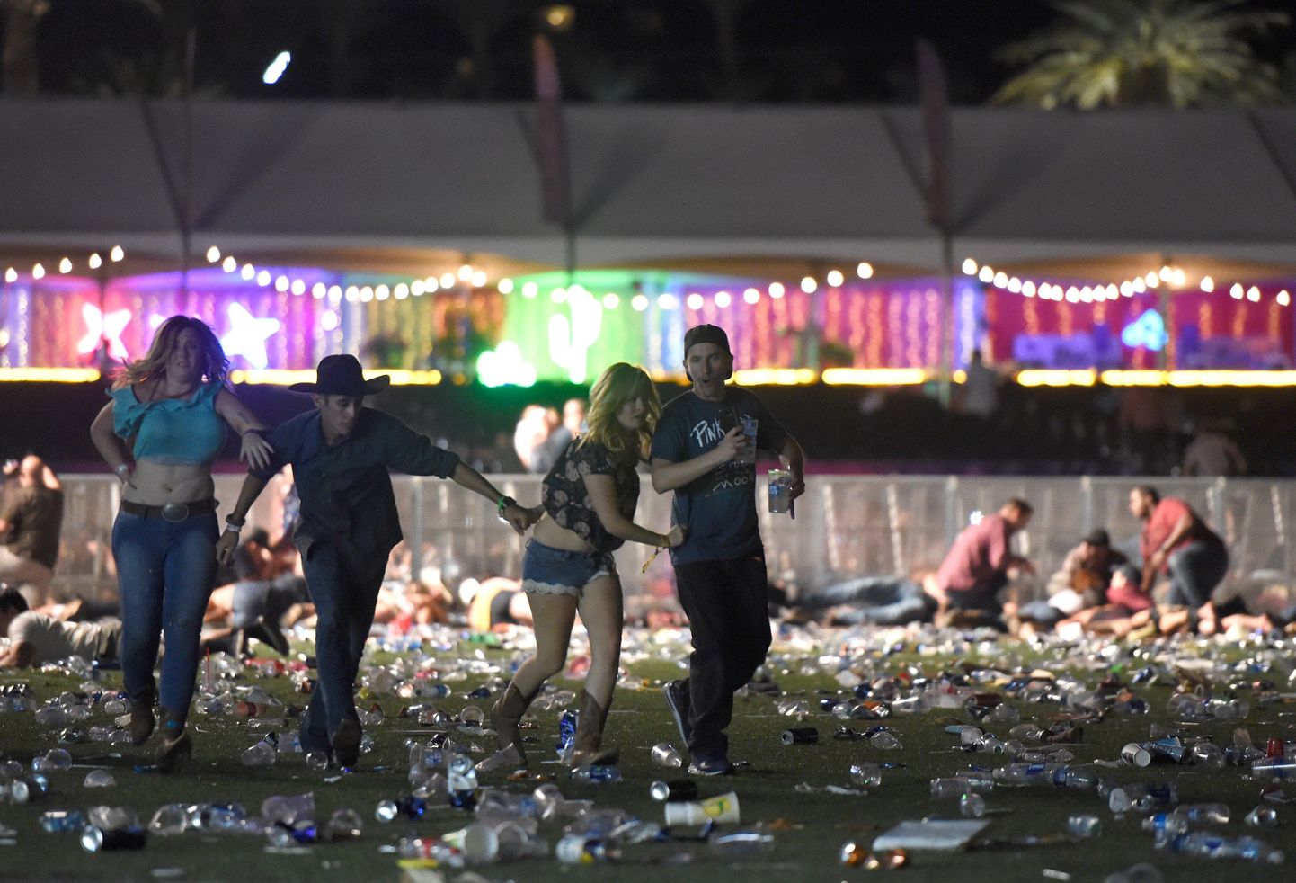 Las Vegases toimus pühapäeval USA viimaste aegade ohvriterohkeim tulistamine.