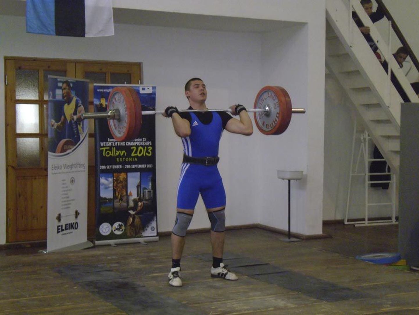 Eesti juunioride tõstmise meistrivõistlustel kaalus alla 85 kilo kolmanda koha teeninud Indrek Jürise kogusumma oli võistluste punktitabelis, kus arvestatakse sportlase kehakaalu ja kogusumma koefitsienti, absoluutarvestuses kuues.