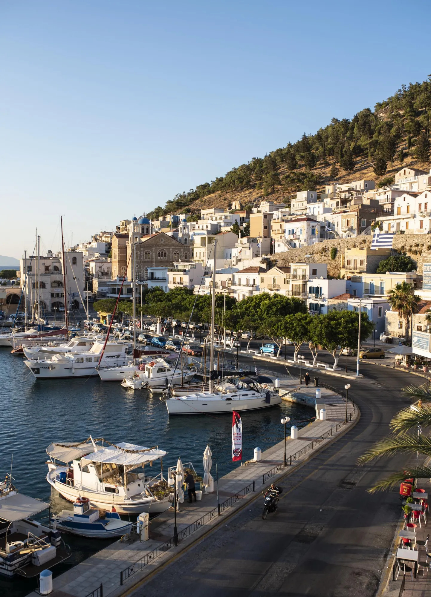 Kalymnos ja Leros hoiavad lähestikku kui kaksikud, ometigi ei saaks kunagi väga rikas Pothia unistest Lerose küladest erinevam olla.