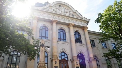 Pēc lietus applūdušas telpas Latvijas Nacionālajā mākslas muzejā