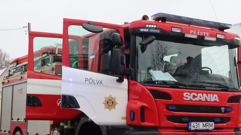 Põlvamaal süttis saun, Valgamaal sõiduauto