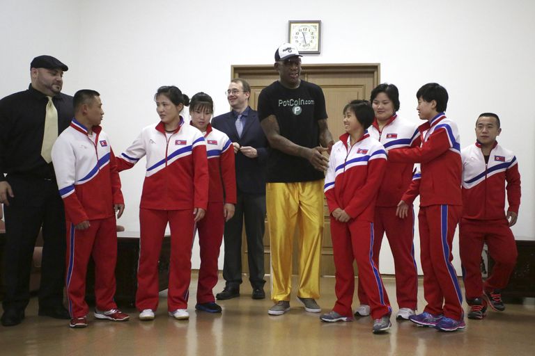 Dennis Rodman 2017. aastal koos Põhja-Korea olümpiasportlastega