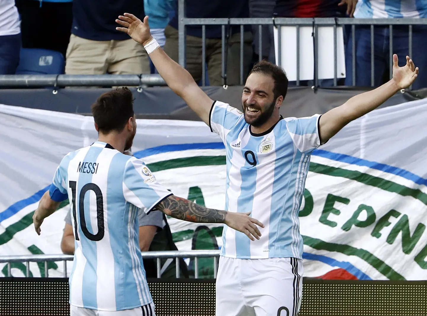 Lionel Messi ja Gonzalo Higuain.