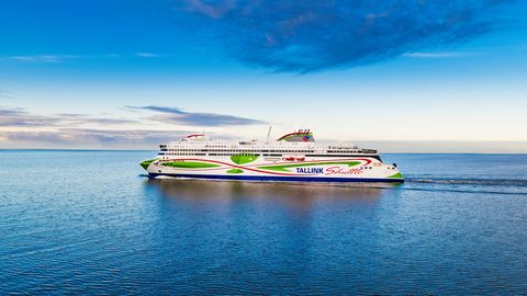 Na trajektu Tallink Megastar v Helsinkih izbruhnil požar, evakuirali skoraj 300 potnikov