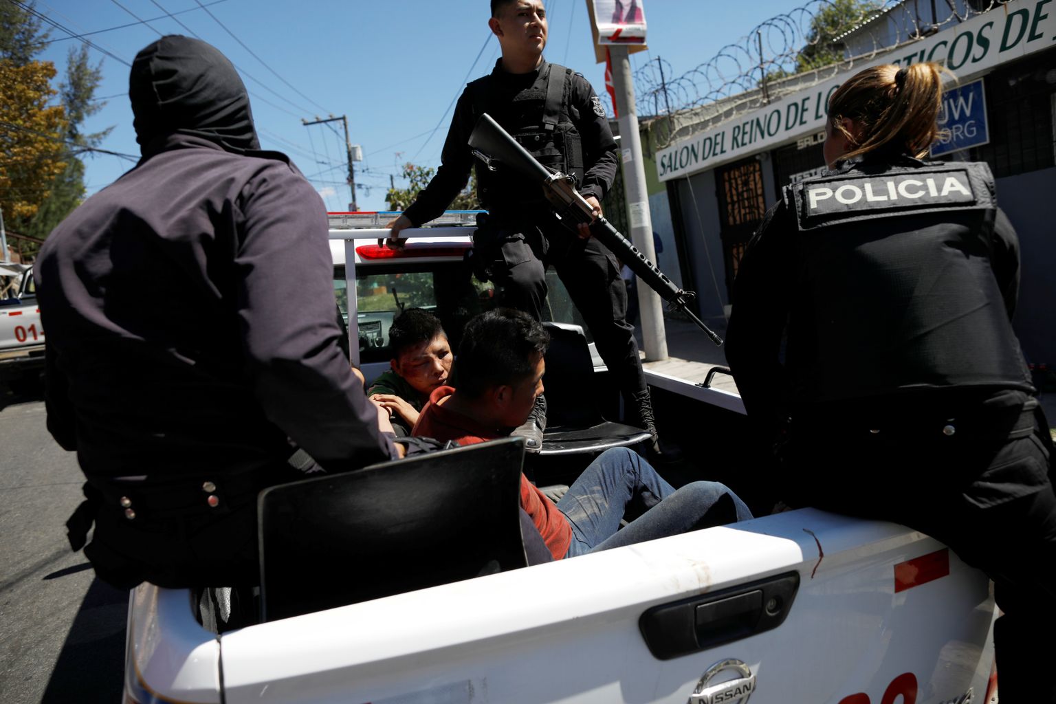 El Salvadori politsei vahistamas jõuguliikmeid piirkonnas, kus kaks korrakaitsjat tapeti.