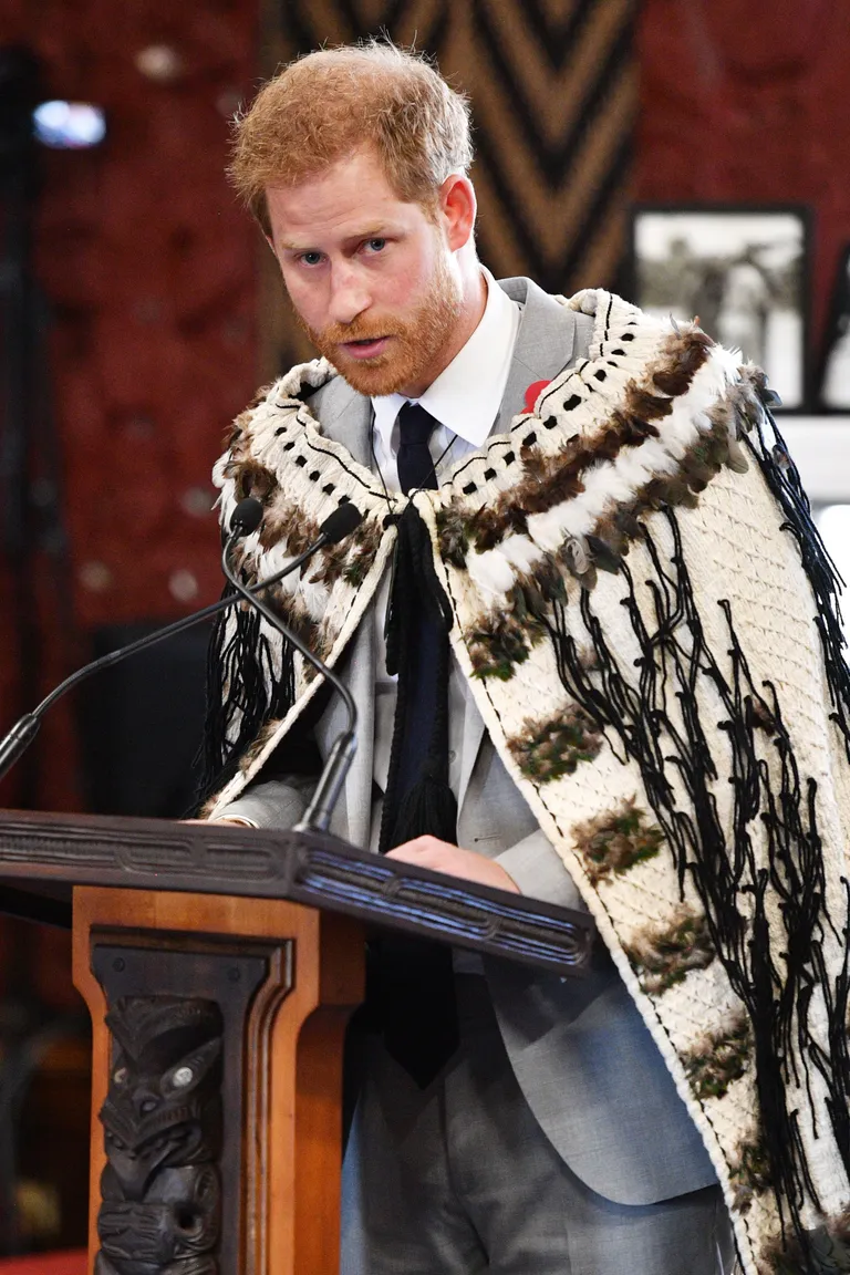Prints Harry ja hertsoginna Meghan olid maoori tseremoonial, kus nad said maoori nime ja neile kingiti traditsiooniline pleed. Harry pidas ka tänukõne