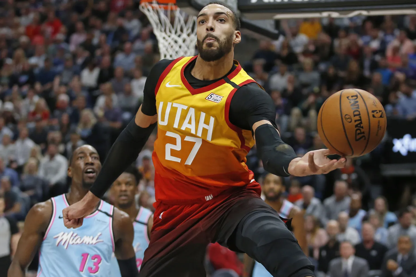 NBA korvpalliklubi Utah Jazzi keskmängija Rudy Gobert.