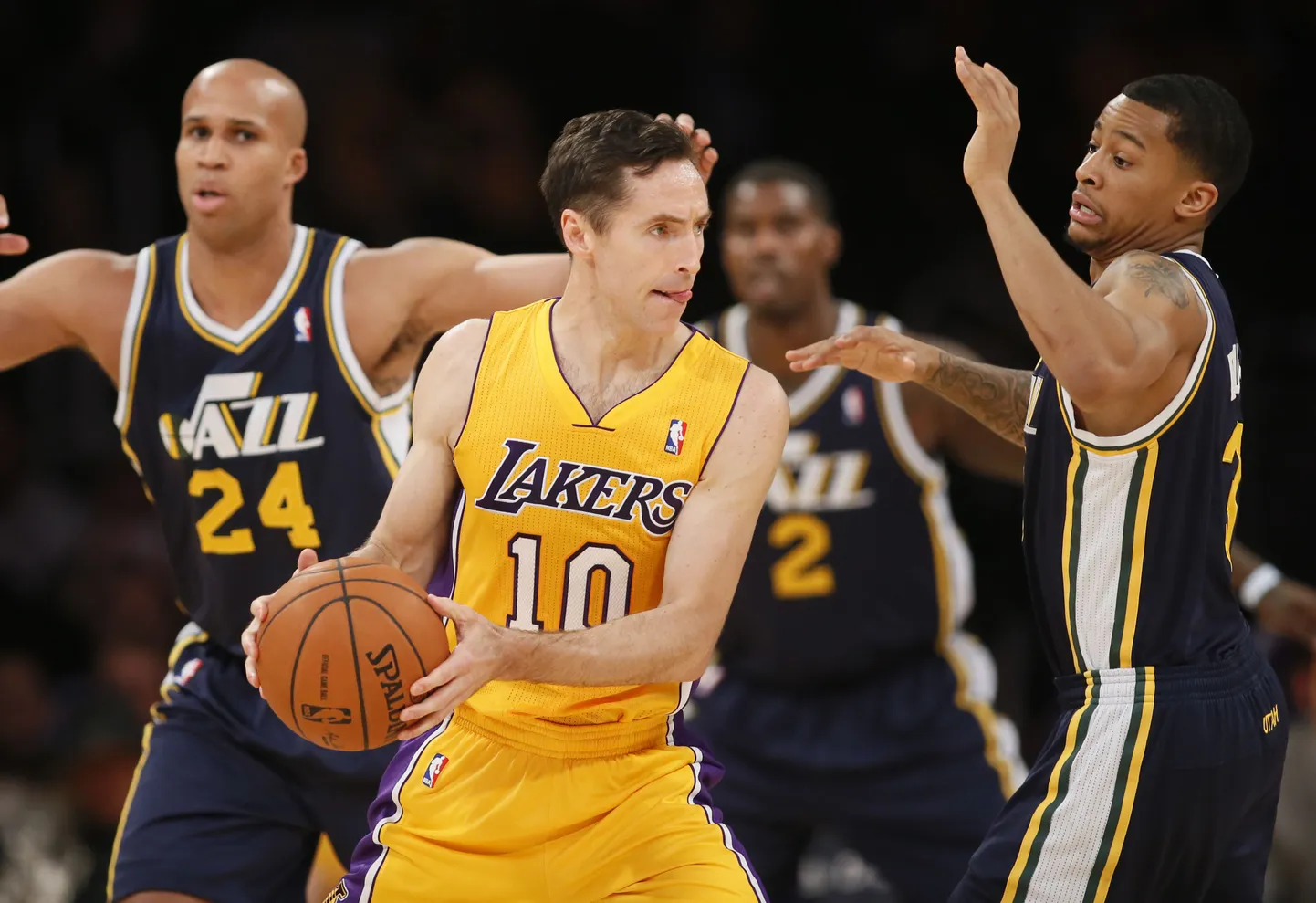 Steve Nash (esiplaanil).