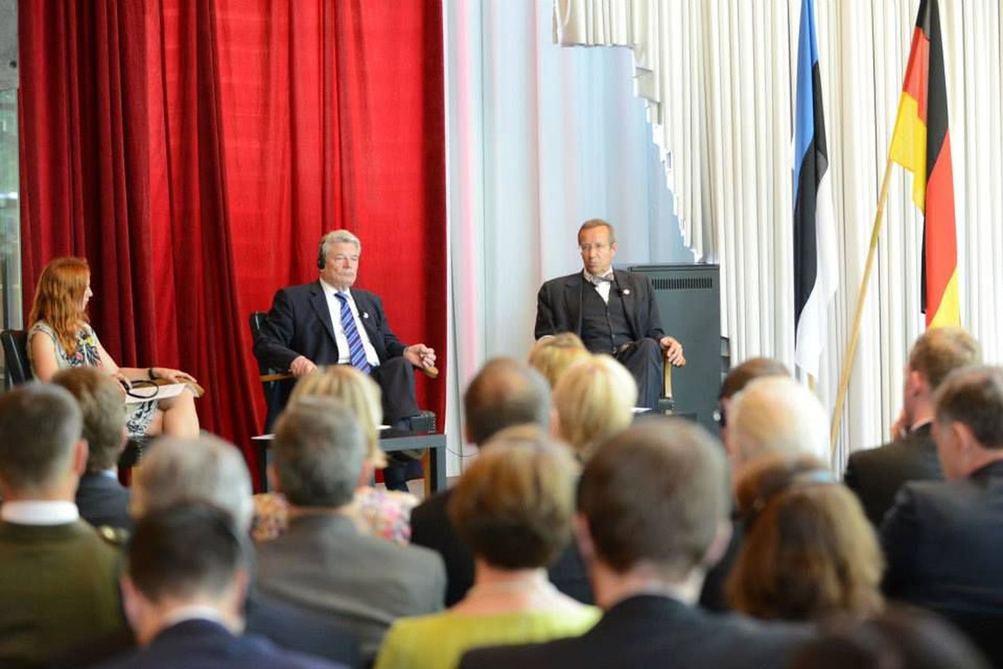 Joachim Gauck ja Toomas Hendrik Ilves teisipäeval Okupatsioonide muuseumis lähiajaloo uurimisest kõnelemas.