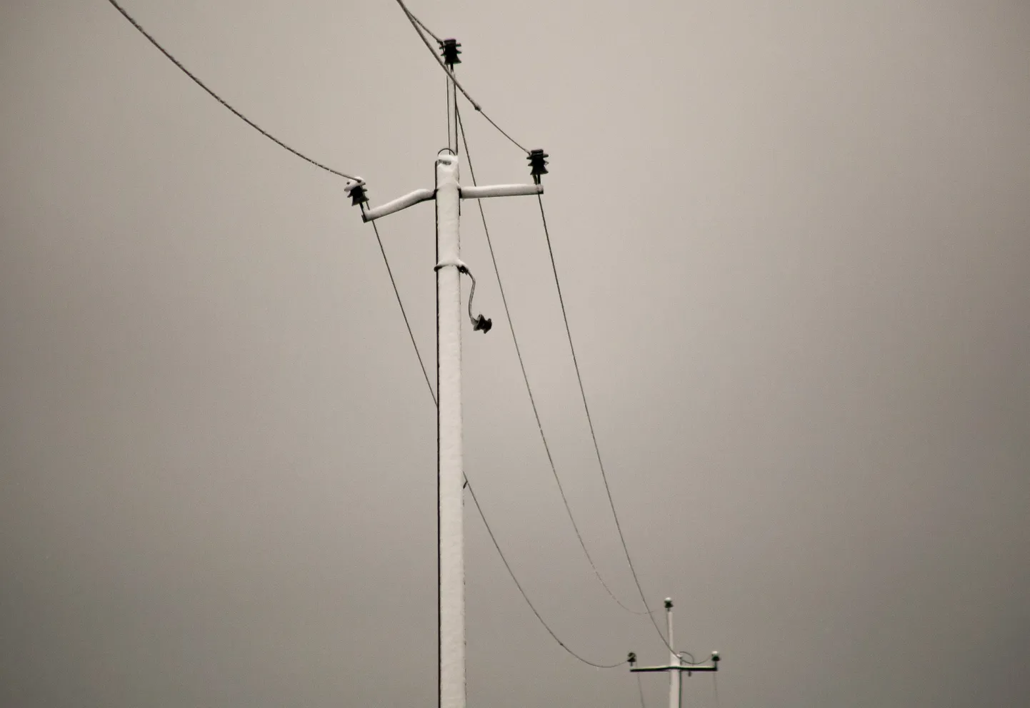 Elektriliine räsis tugev tuul ja raske lumi.