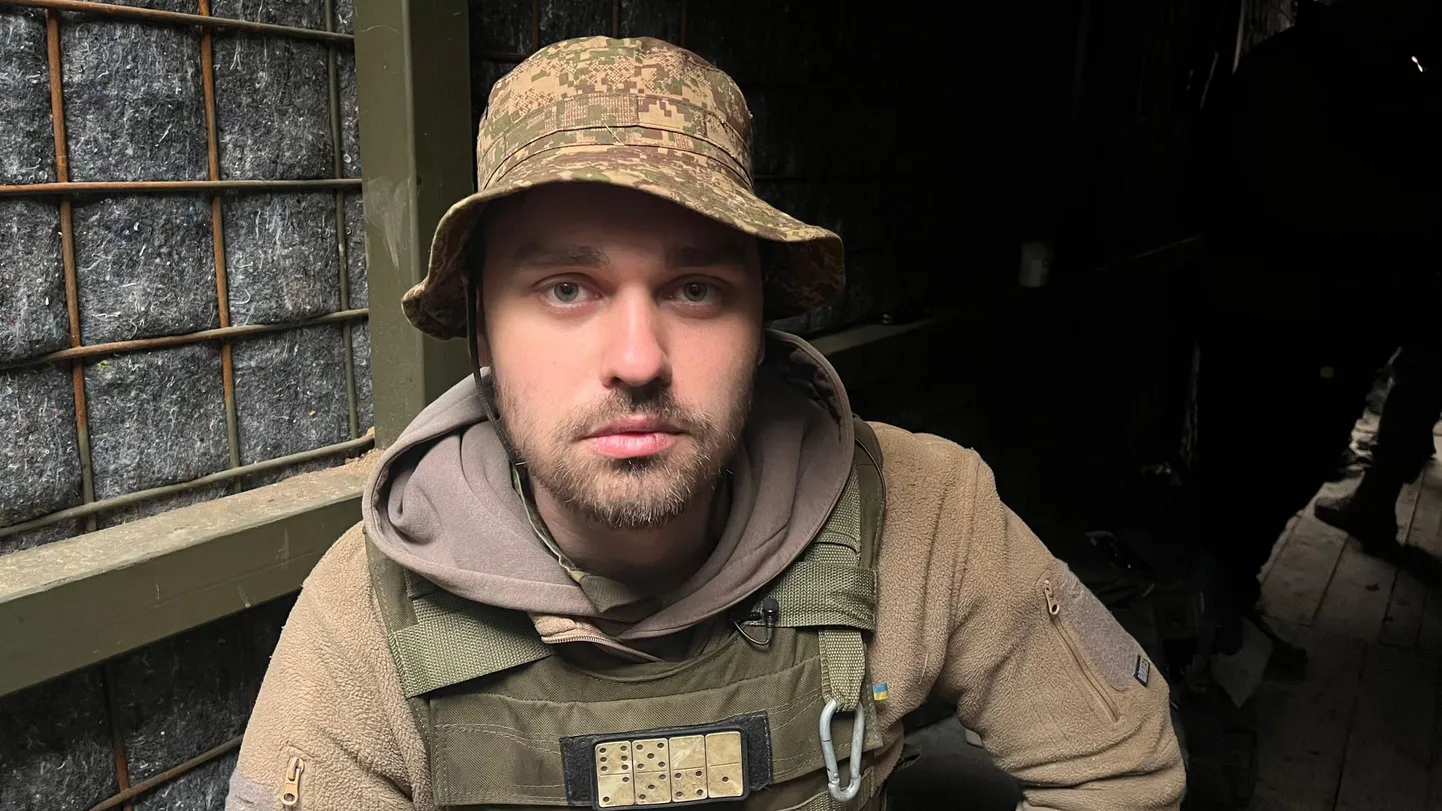 Отвечая на вопрос о прекращении огня, 26-летний солдат Макс сказал Би-би-си: "здесь о таких вещах не думают".
