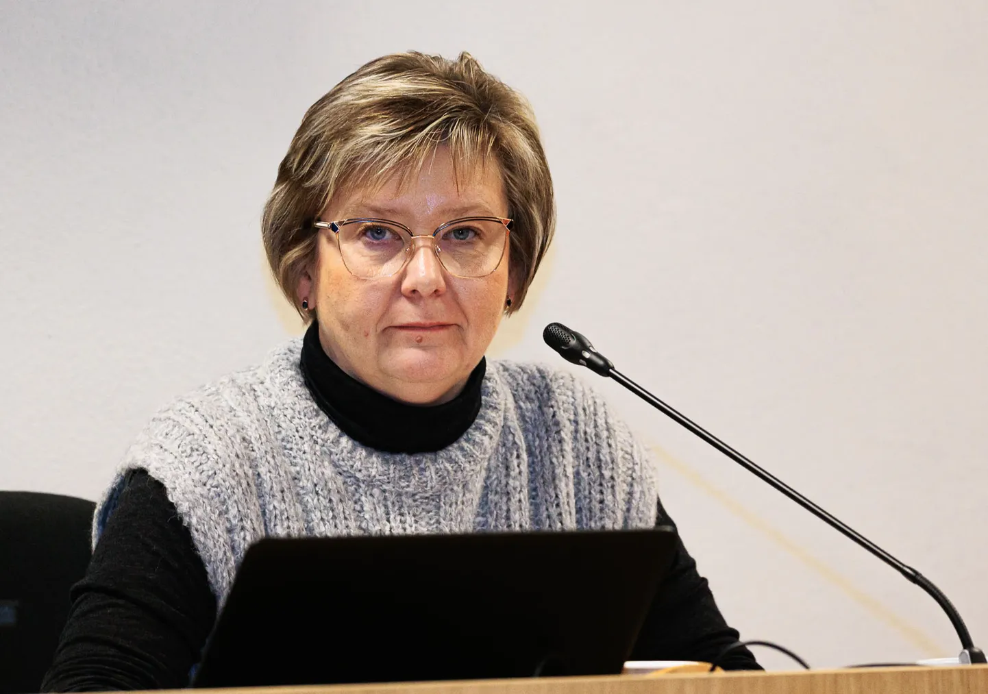Narva linnavolikogu esimehena valis Tatjana Stolfat umbusaldushääletuse läbiviimiseks pühadeaegse laupäevase päeva.