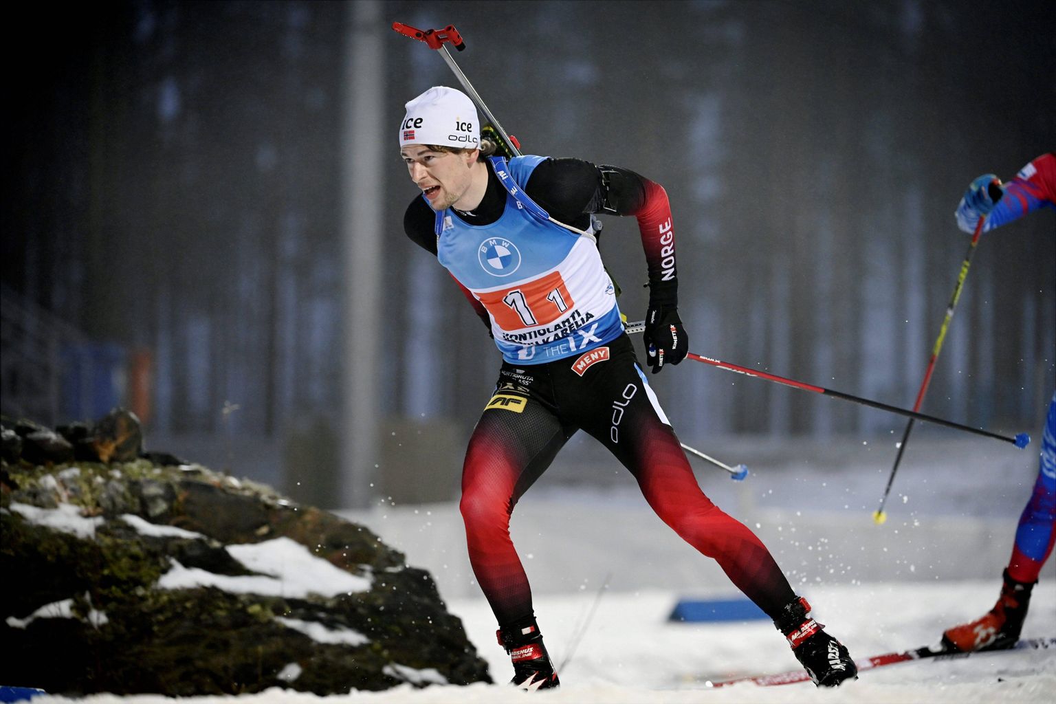 Norra laskesuusakoondislane Sturla Holm Lägreid (pildil) on endise Vene biatleedi Dimitri Vassiljevi sõnul haige patsient, kes võidab terveid sportlasi.