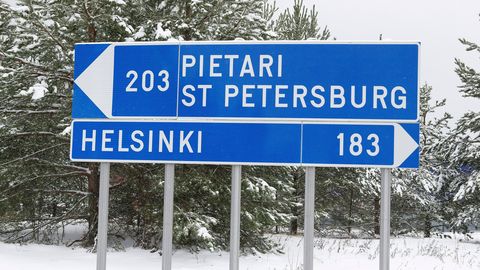 Выдворение мигрантов ⟩ От очередей на границе Эстонии с Россией избавит Финляндия?