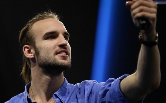 Classify Estonian youtuber Artur Rehi