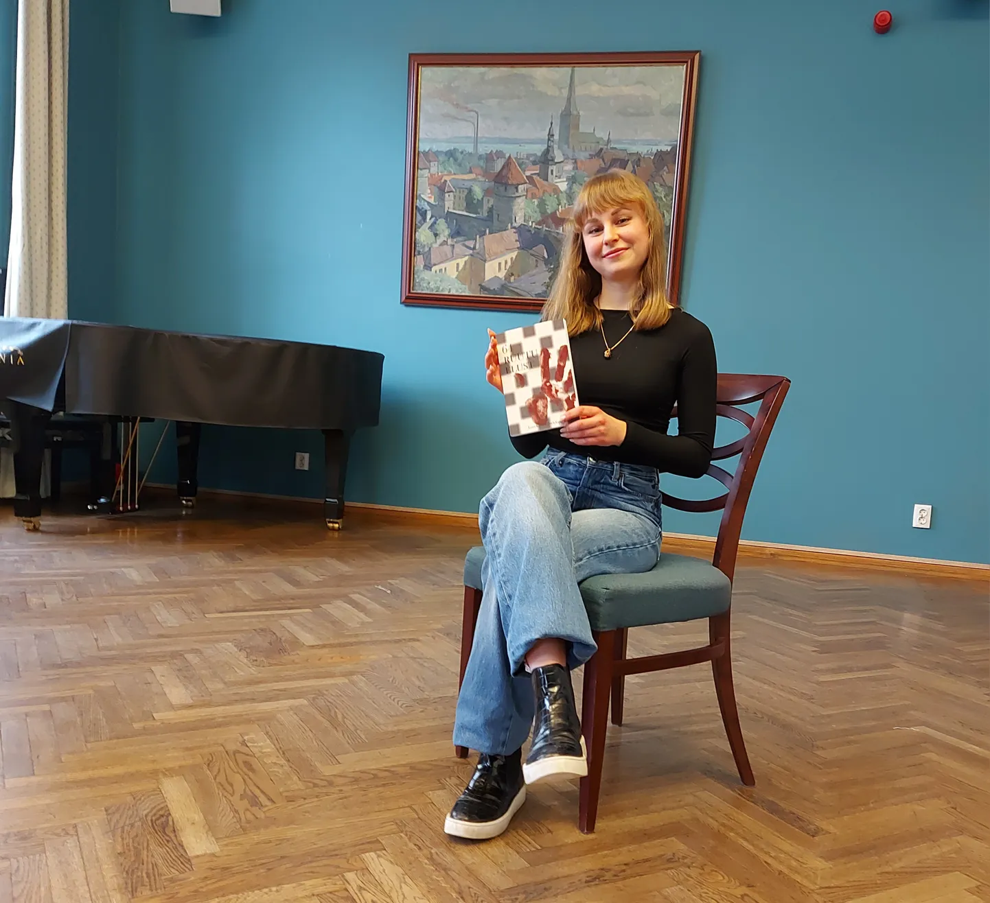Laura Karolina Gradickaite esitles Tallinna keskraamatukogus oma romaani «64 ruutu elust».