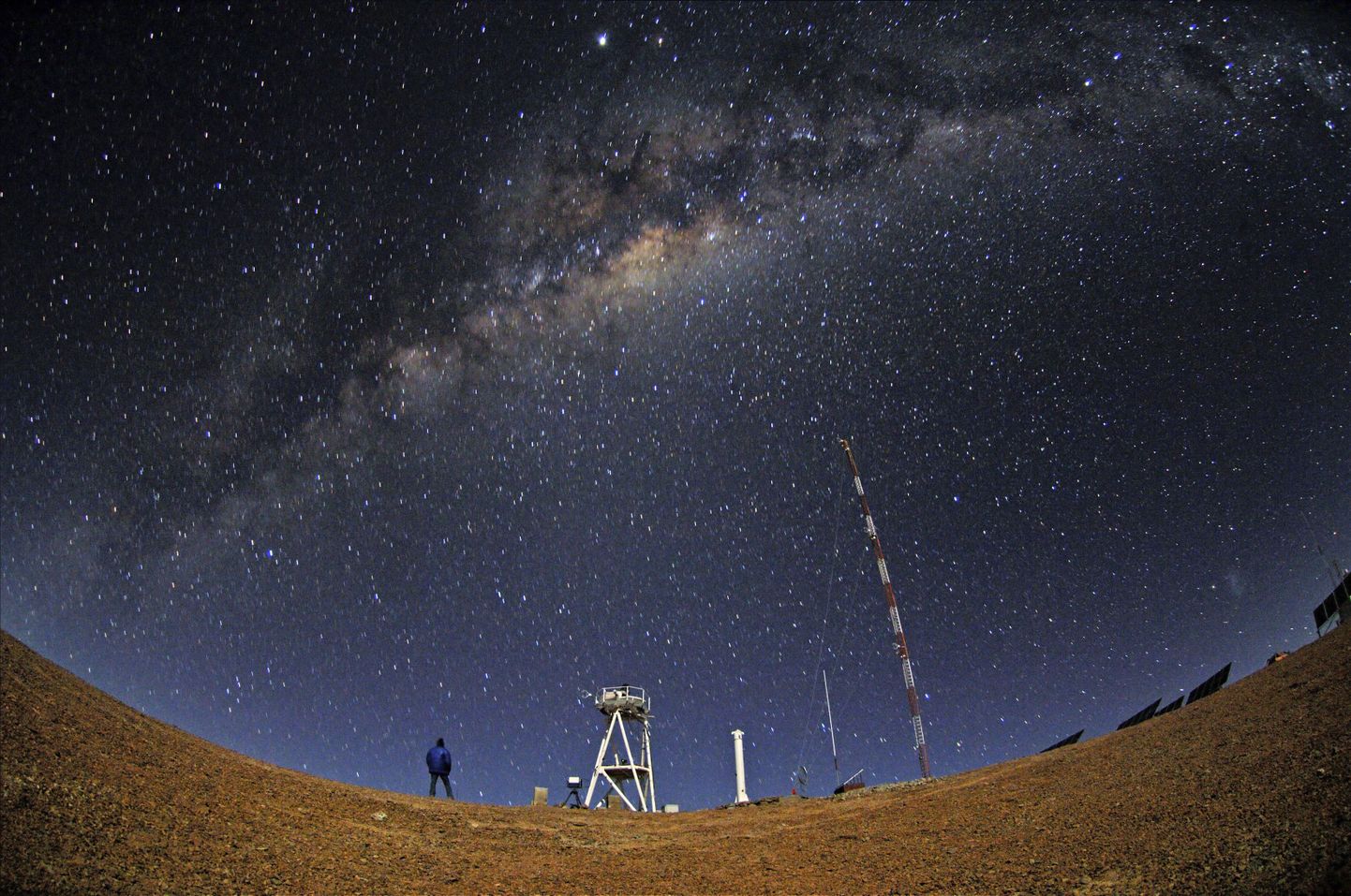 Paik Atacama kõrbes, kuhu kerkib maailma suurim teleskoop