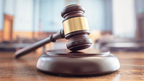 В Ирландии ссора из-за ревности закончилась поножовщиной; латвиец предстал перед судом