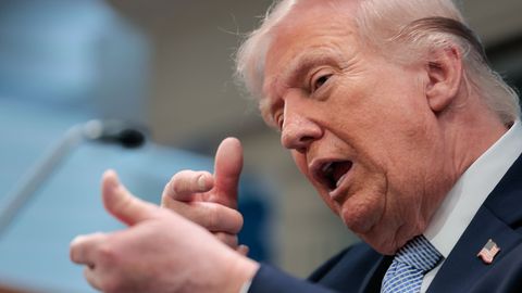 Трамп после встречи с Рютте вновь критикует НАТО и угрожает Гренландии