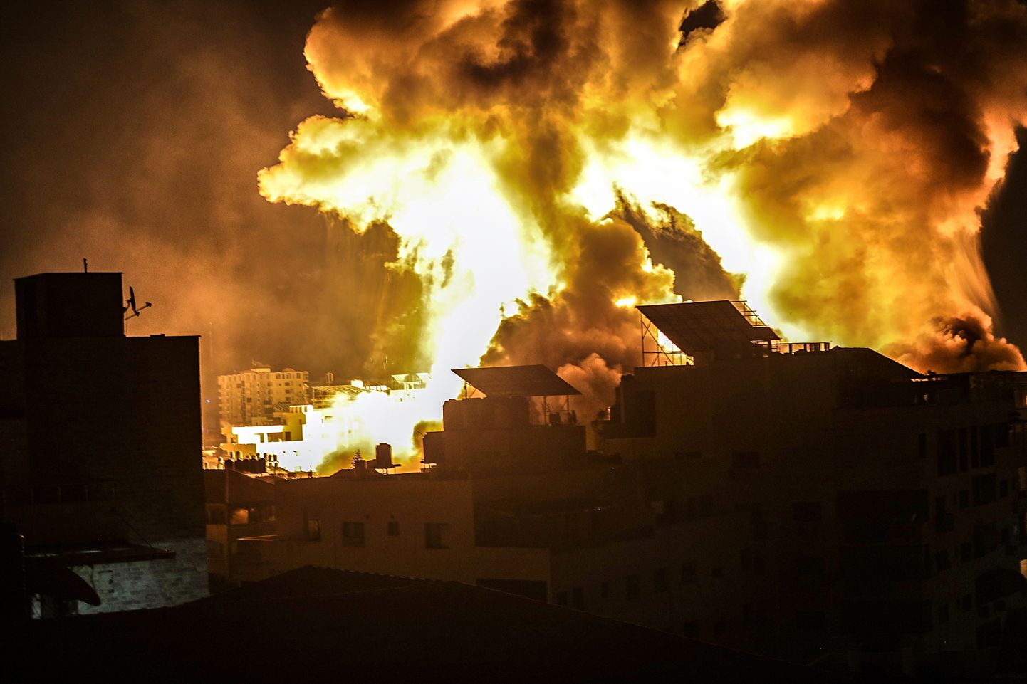 Gazas järjekordse õhulöögi järel.