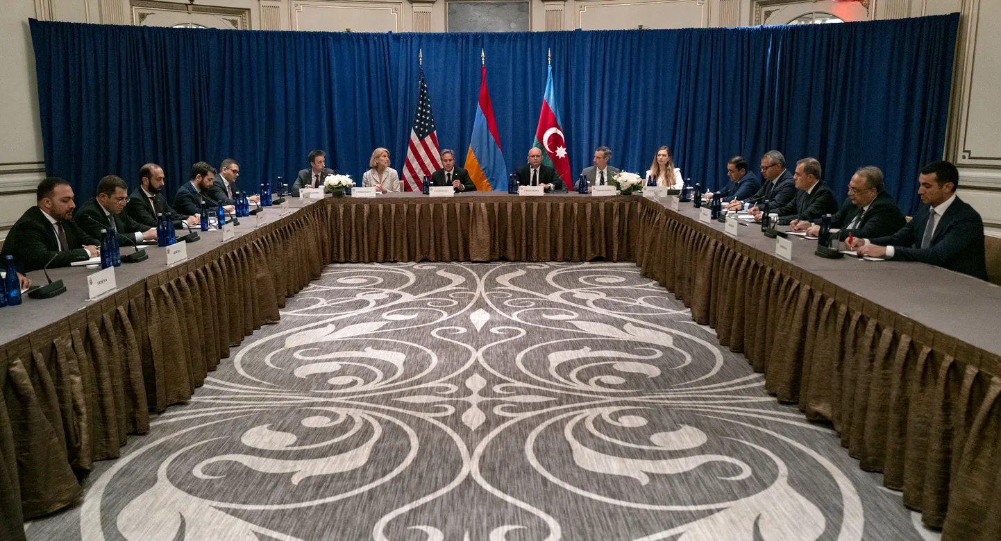 Госсекретарь США Энтони Блинкен на встрече с министрами иностранных дел Армении и Азербайджана.
