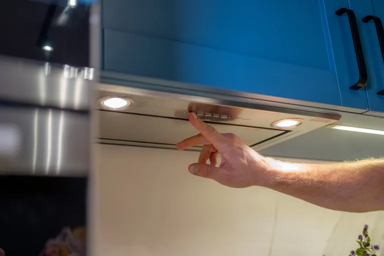 Aivis izvēlas "Electolux" Hob2Hood® tvaika nosūcēju.