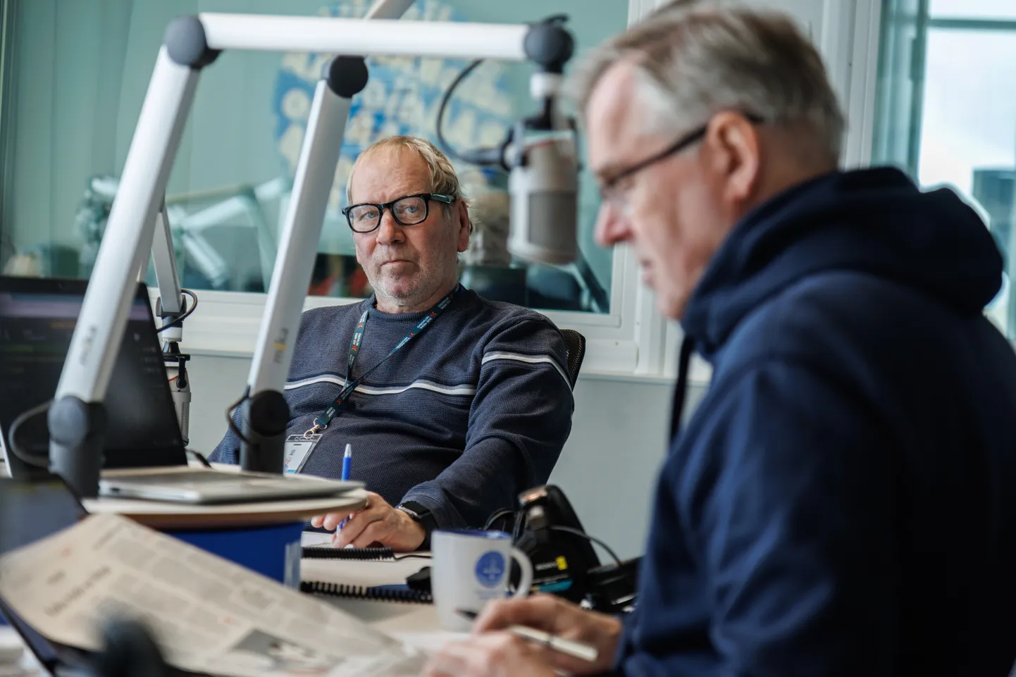 Ainar Ruussaar (vasakul) ja Priit Hõbemägi Kuku raadio stuudios.