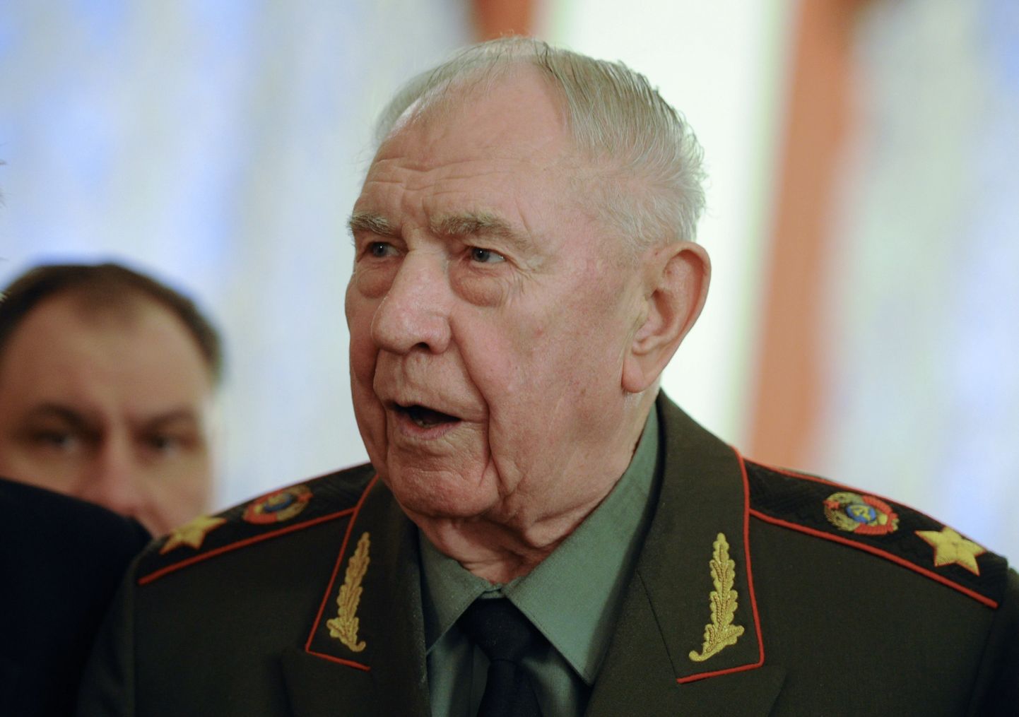 Leedus tagaselja süüdi mõistetud marssal Dmitri Jazov.
