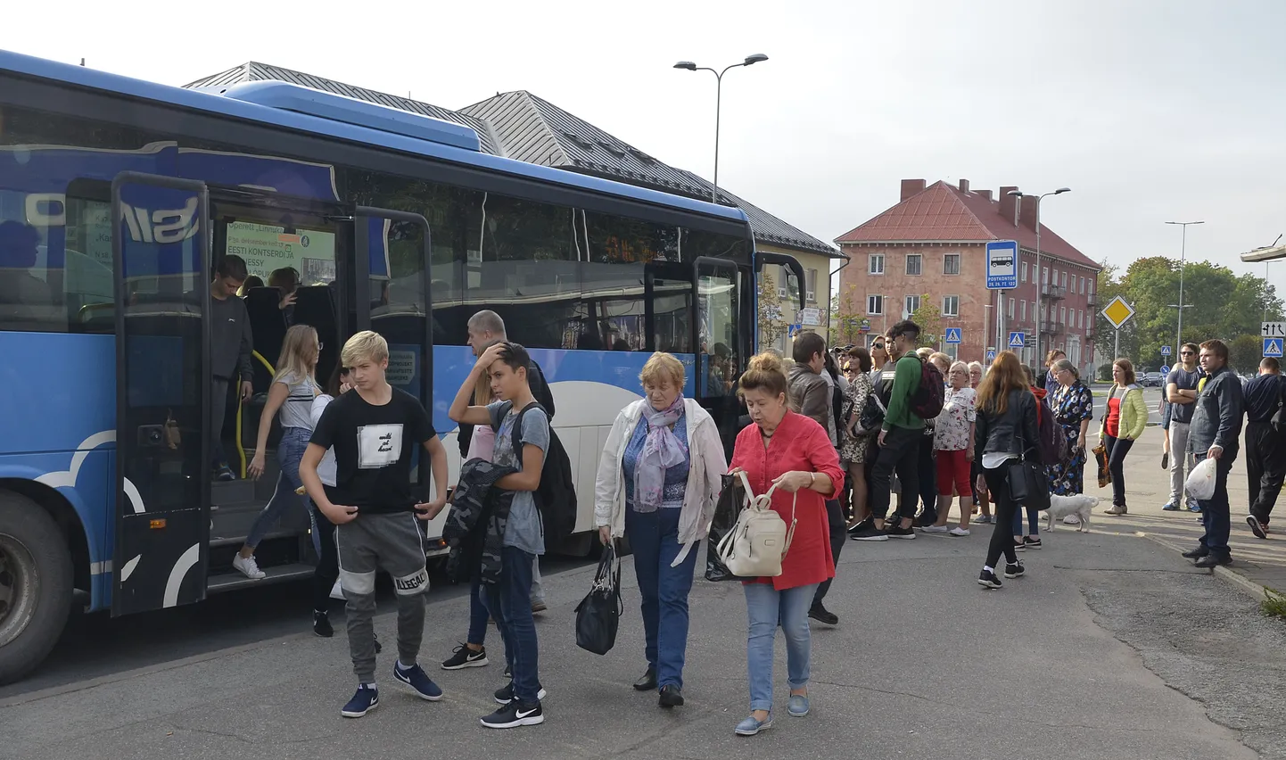 Suureneb toetus ka bussiliiklusele.
