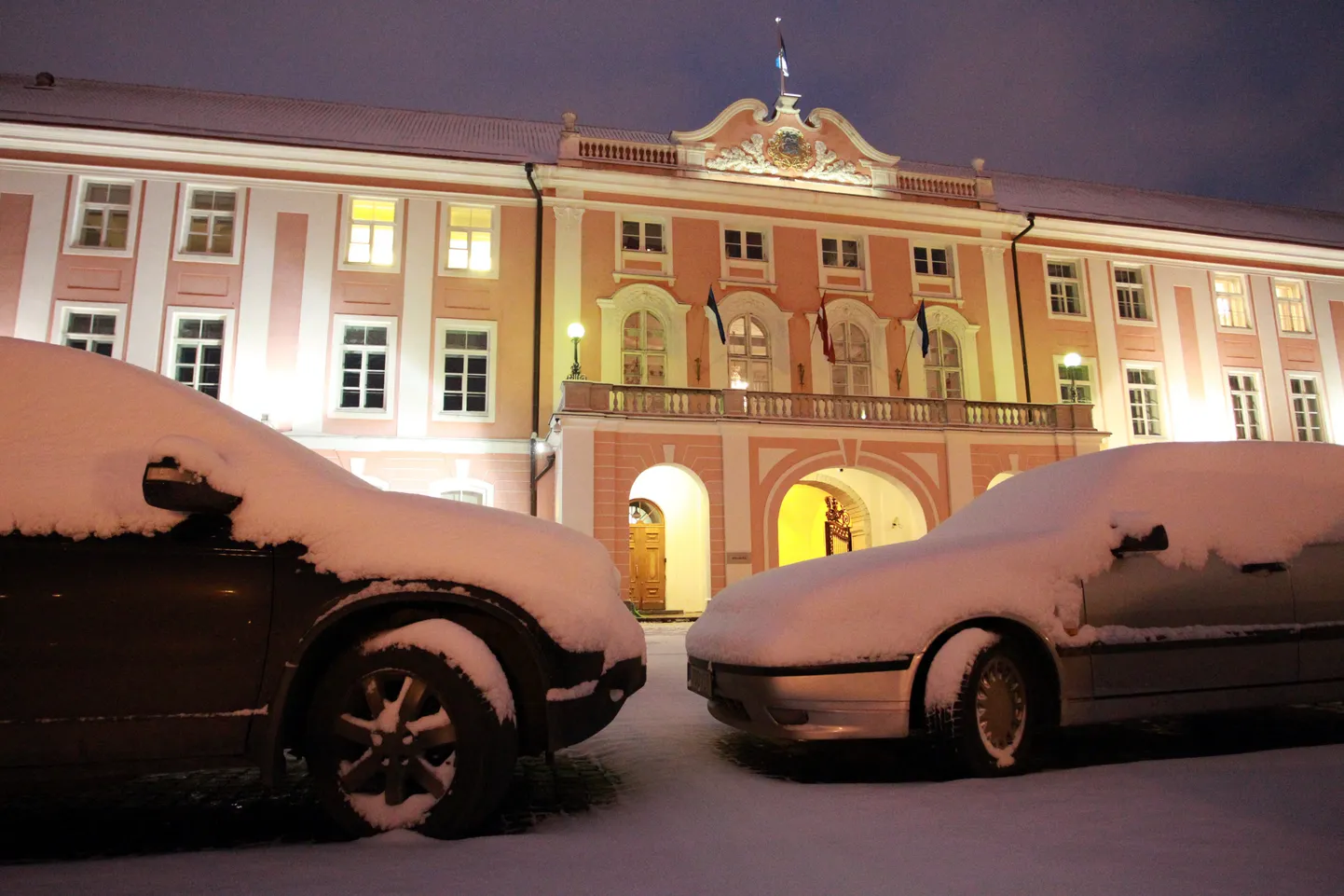 Здание эстонского парламента.