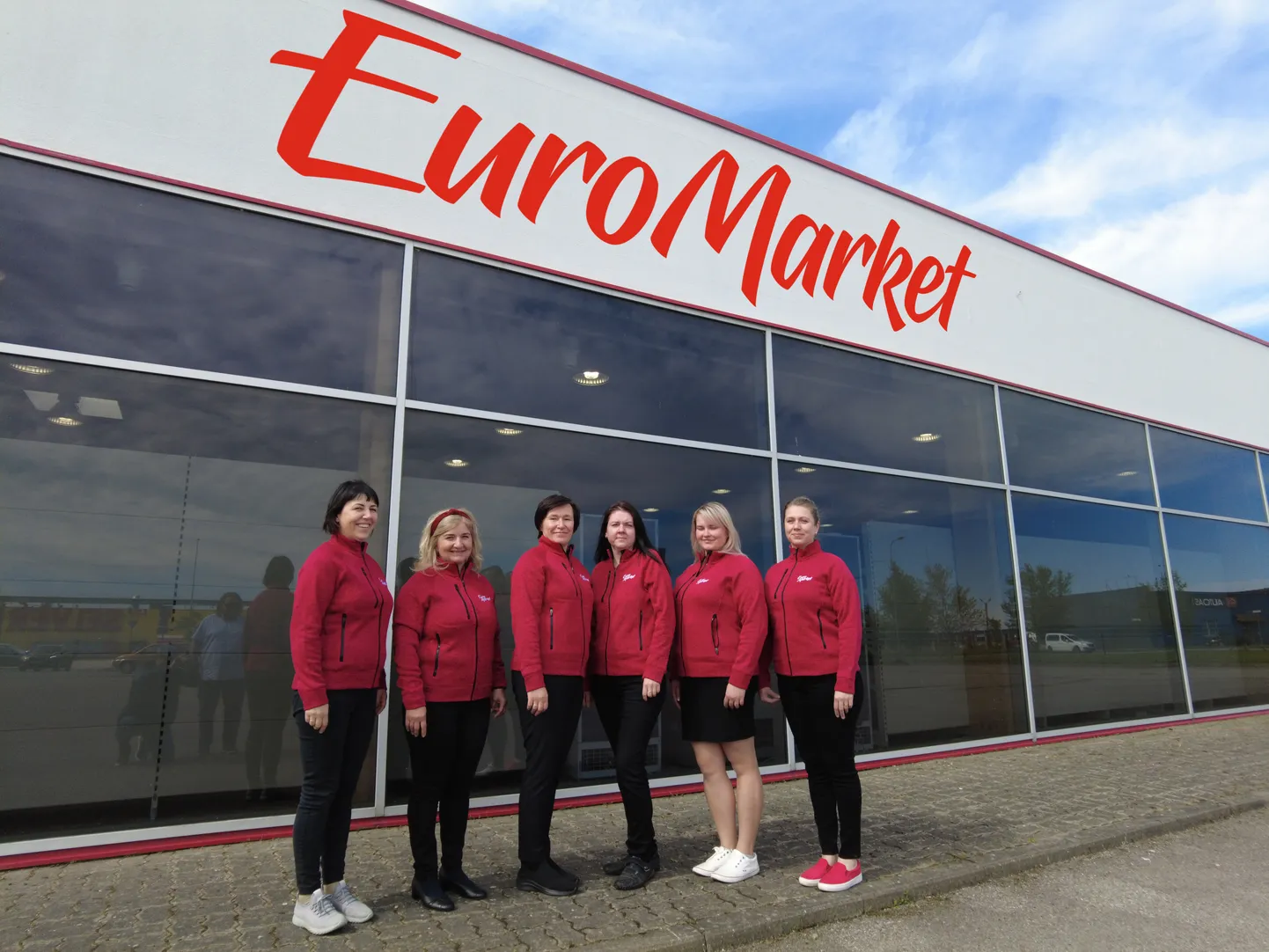 EuroMarketi töötajad: (Vasakult) Merle Kinks-Gromov, Küllike Rumm, Mare Mägi, Eha Vikat, Laura Joandi, Siret Mõisaäär.