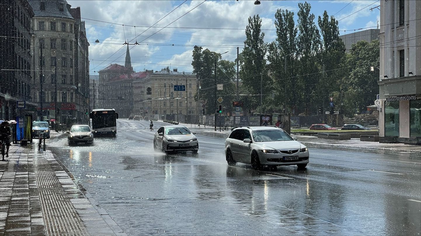 Lietus Rīgā svētdien, 10. jūlijā