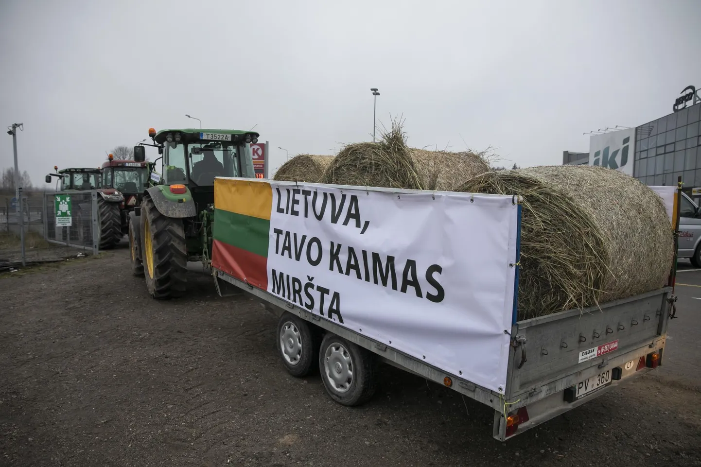 Teisipäeval täitusid Leedu maanted traktoritega, millest osa suundusid pealinna Vilniusesse. Pahased põllumehed tahtsid sellega tuletada valitsusele meelde, et enne seaduste muutmist võiks asju ka nendega arutada.