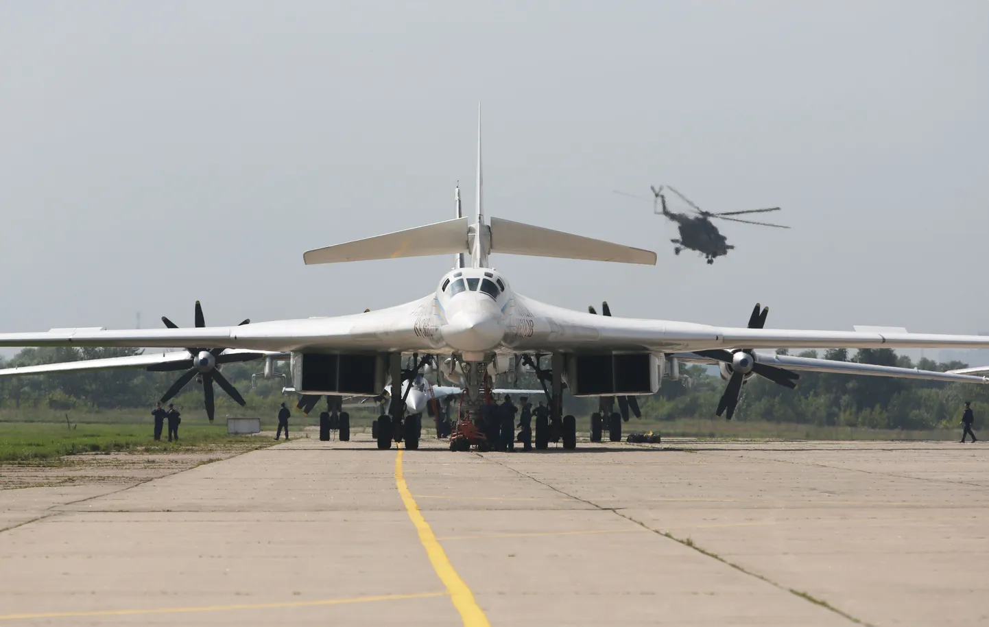 Strateegiline pommitaja Tupolev Tu-160.