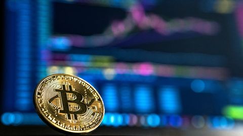 Bitcoin kerkis maagilise piiri künnisele
