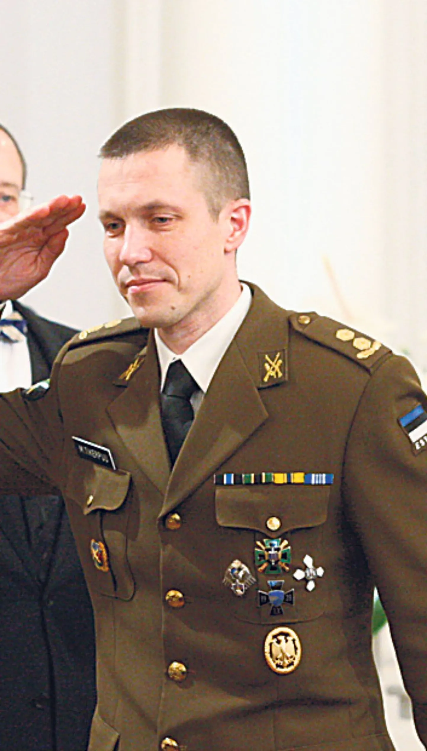 Kolonelleitnant Mati Tikerpuu esineb vilistlasena kodukooli konverentsil.
