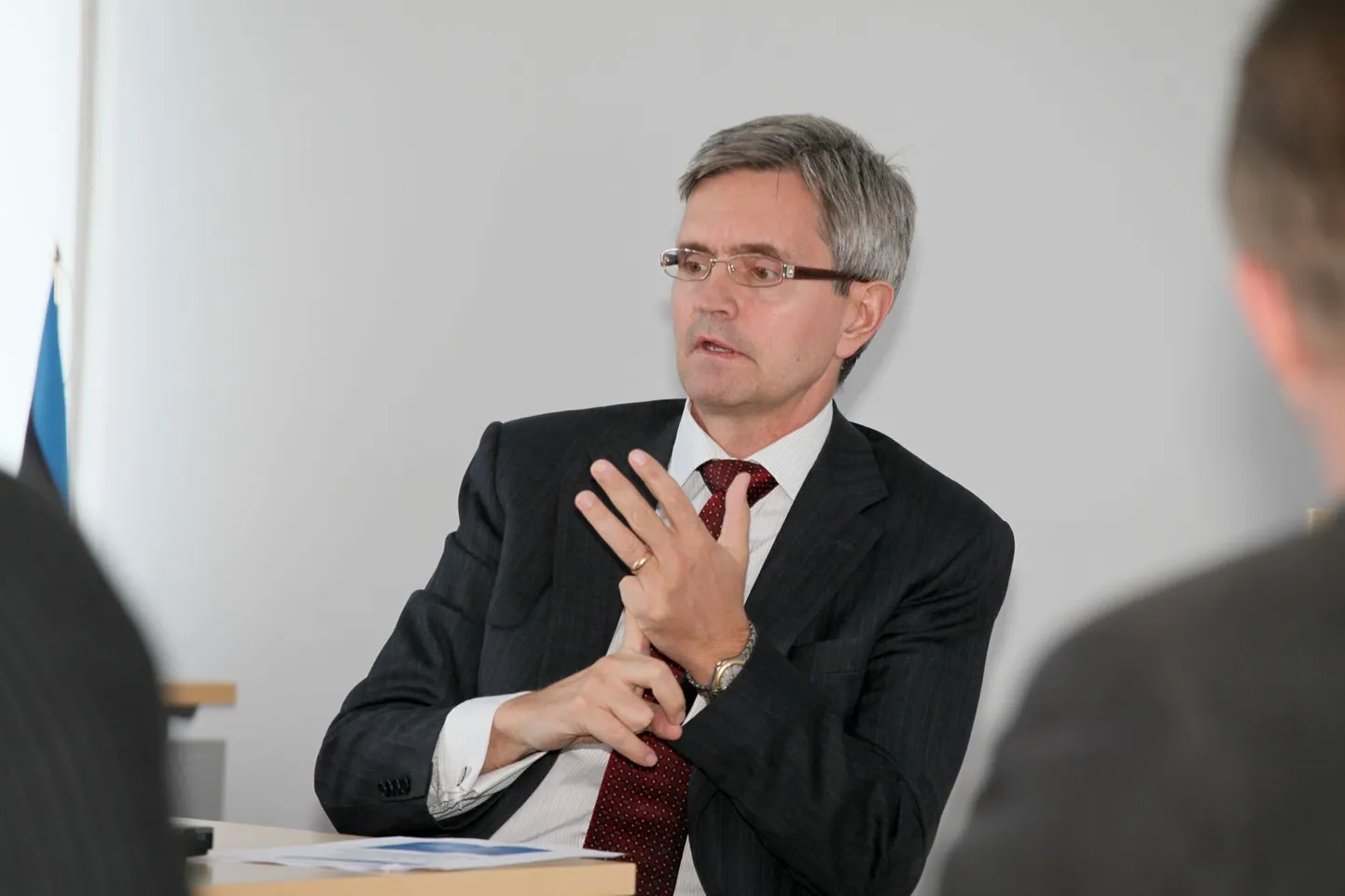 Keskpanga president Andres Lipstok usub, et kui Prantsusmaa ja Saksamaa said suuremate probleemideta rahavahetusega hakkama, siis ei tohiks see peavalu põhjustada ka Eestis.