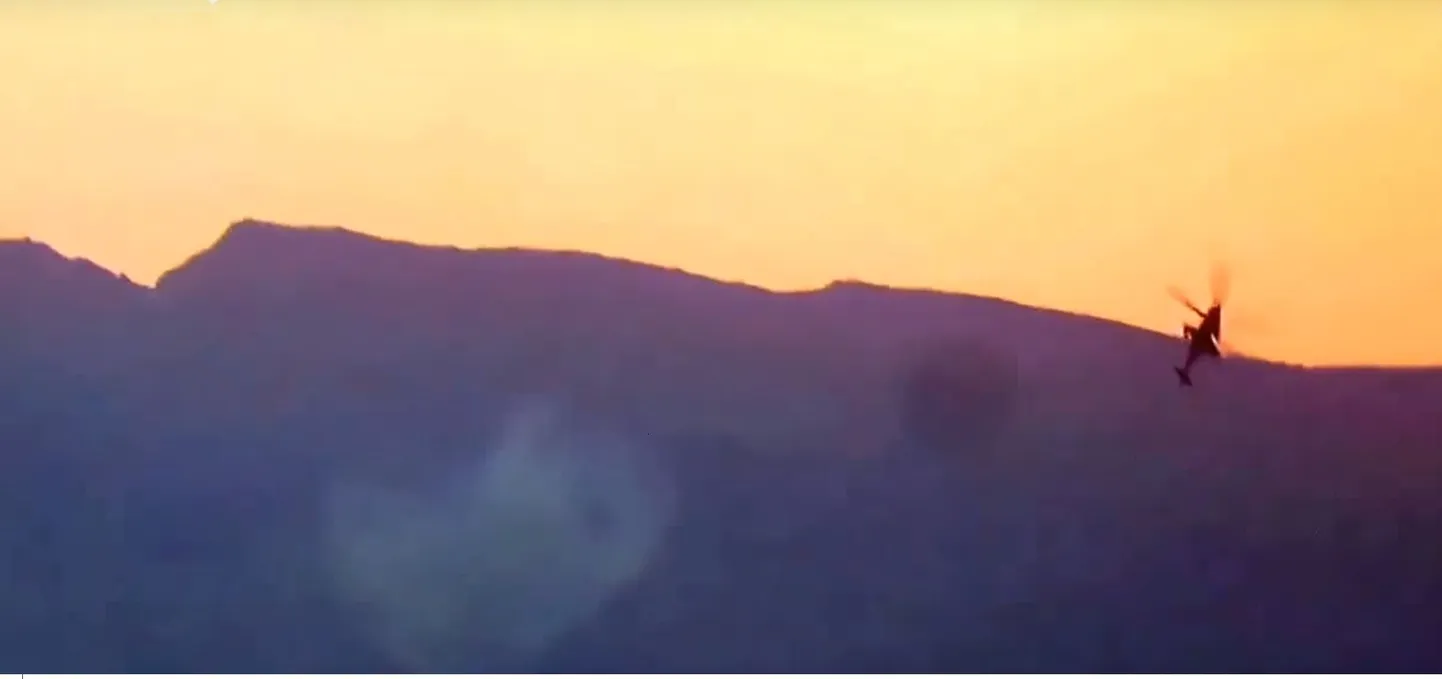 Падения подбитого российского вертолёта. Скриншот из видео.