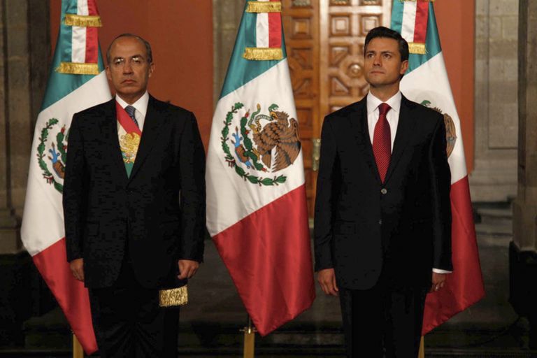 Felipe Calderón (vasakul) ja Enrique Peña Nieto.