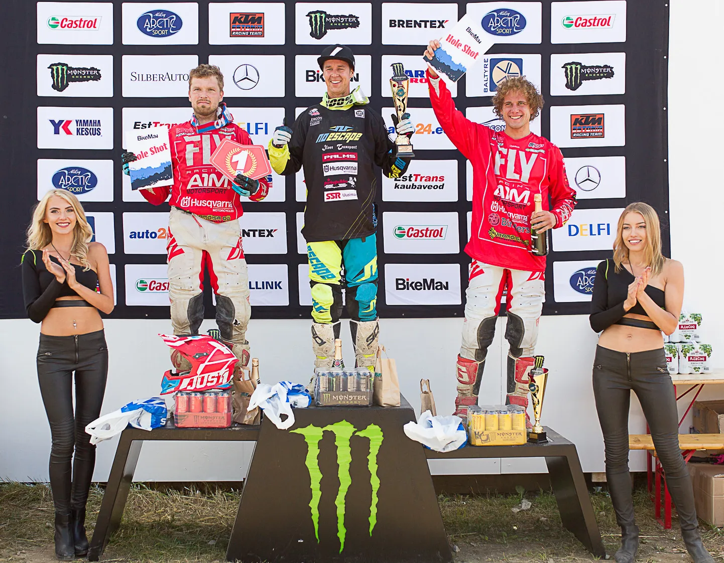 MX1 võistlusklassi poodium. Vasakul Tanel Leok