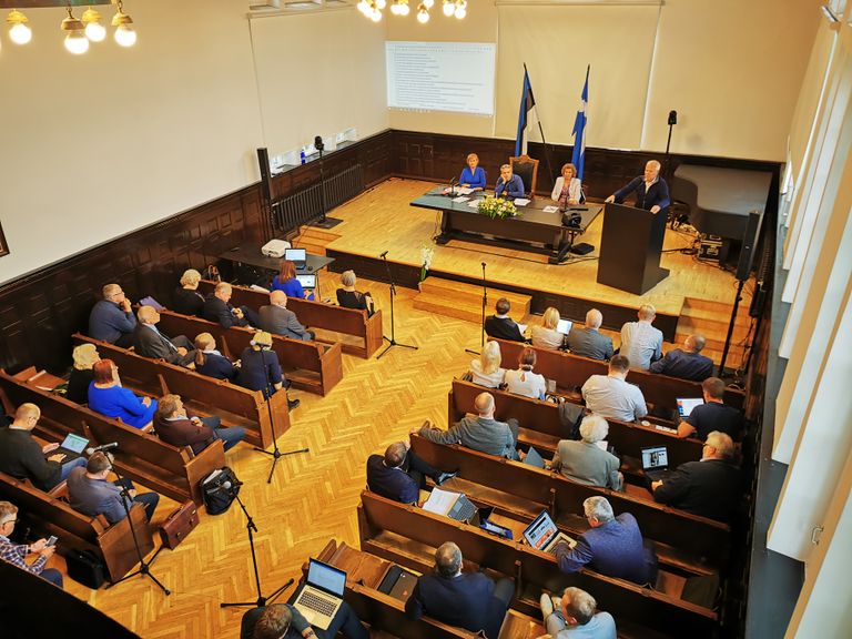Pärnu linnavolikogu istung.