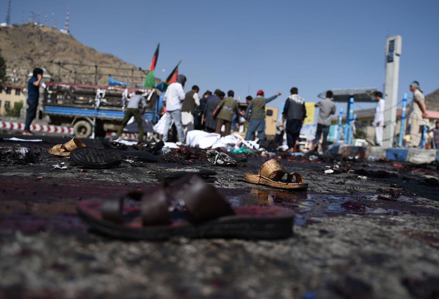2016. aasta juulis Kabulis toimunud kaksikplahvatus, milles hukkus üle 85 inimese, oli esimene suuremahuline rünnak pealinnas, mille korraldamise ISIS omaks võttis.