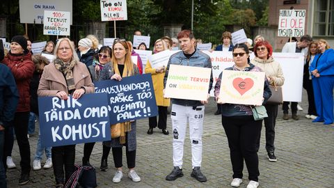 Erihoolekande pakkujad: töötajad on alamakstud, nõrgemate toetajad on jäetud vaesusriski