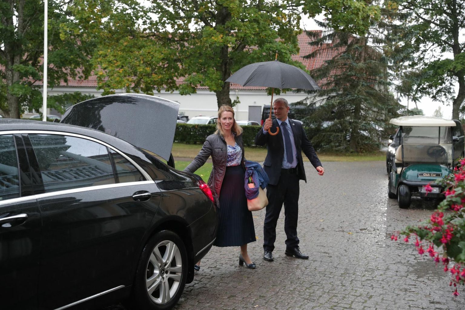 Peaminister Kaja Kallas saabus Vihulasse väljasõidunõupidamisele.