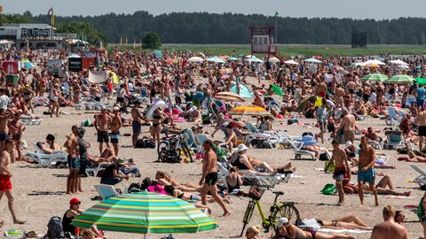 Kuum suveilm meelitas Pärnu randa ligikaudu 15 000 inimest