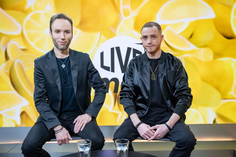 Певец Vadim Viks и рэпер Yugo в студии Limon LIVE.