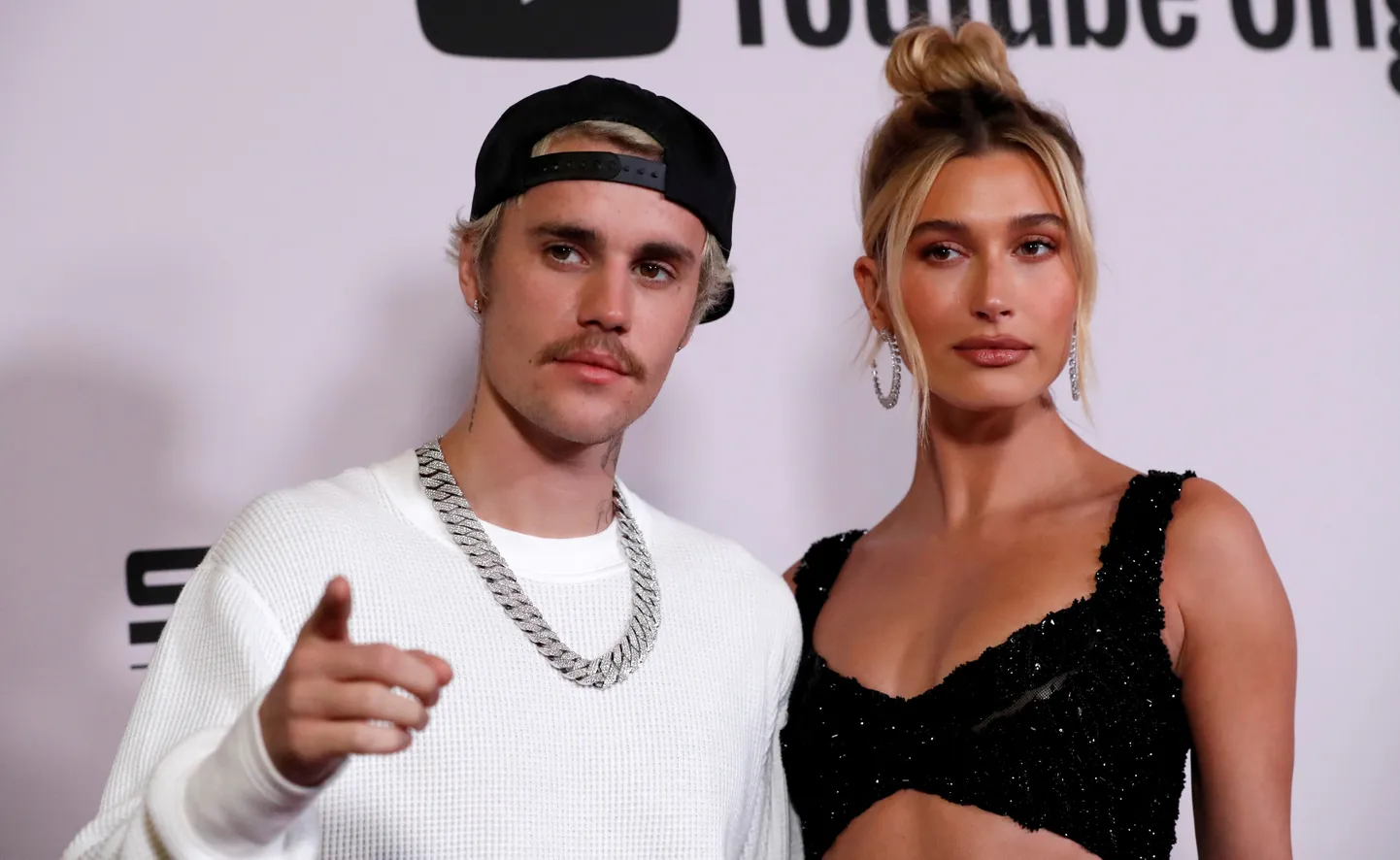 Justin Bieber koos abikaasa Hailey Baldwiniga.