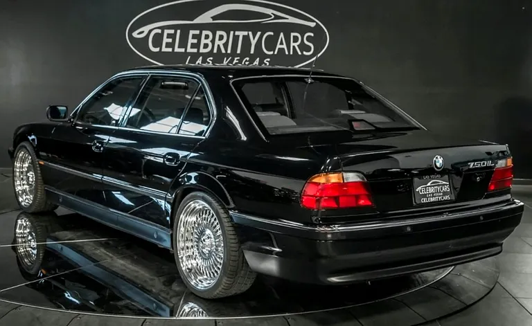 Автомобиль BMW 750iL, в котором погиб Тупак Шакур